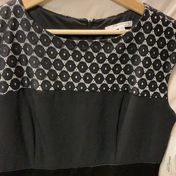 Studio One New York Mixed Media Lace Embroidered Sheath Dress Size 10 - Black - Picture 4 of 6